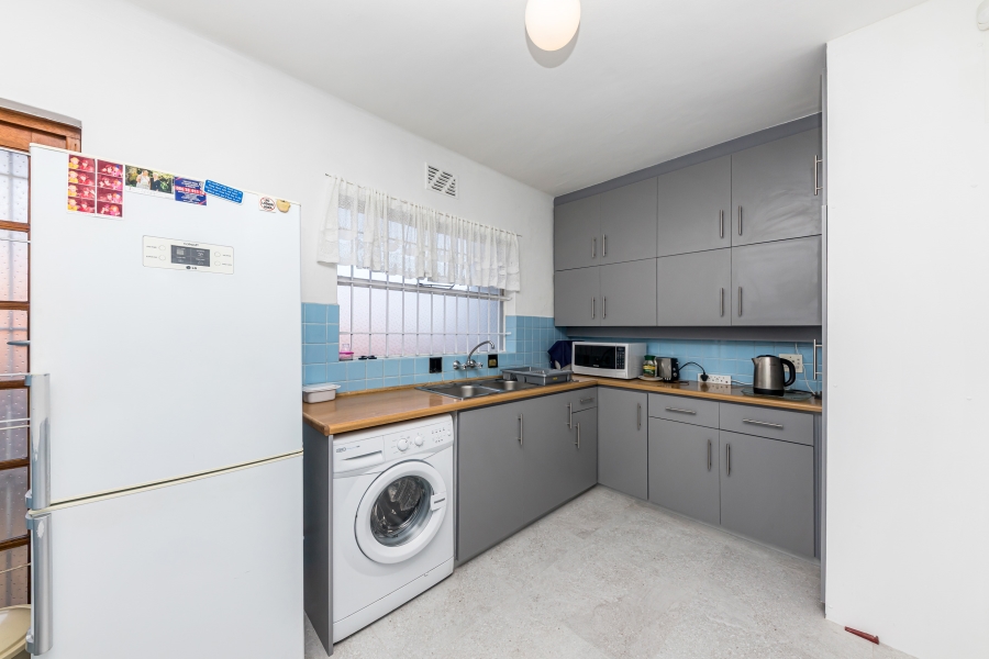 2 Bedroom Property for Sale in Sea Point Western Cape